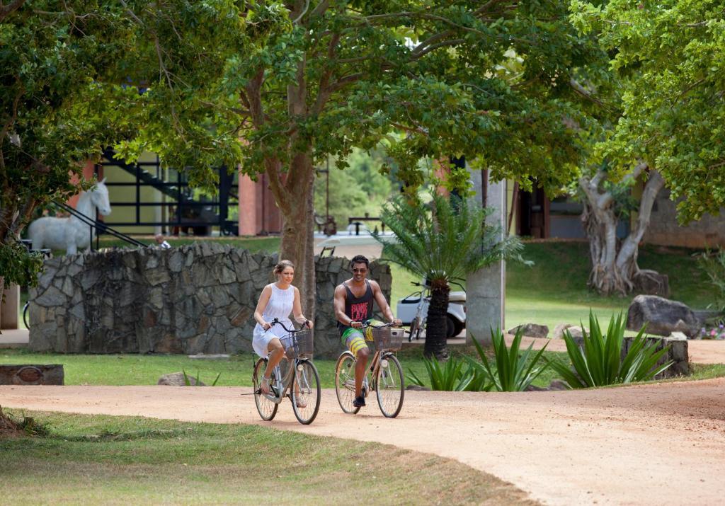 The Elephant Corridor Hotel Sigiriya Exterior photo