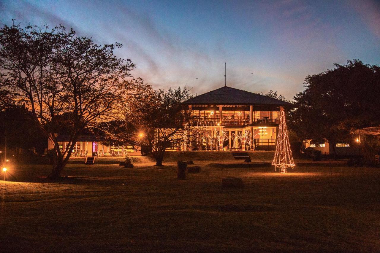 The Elephant Corridor Hotel Sigiriya Exterior photo