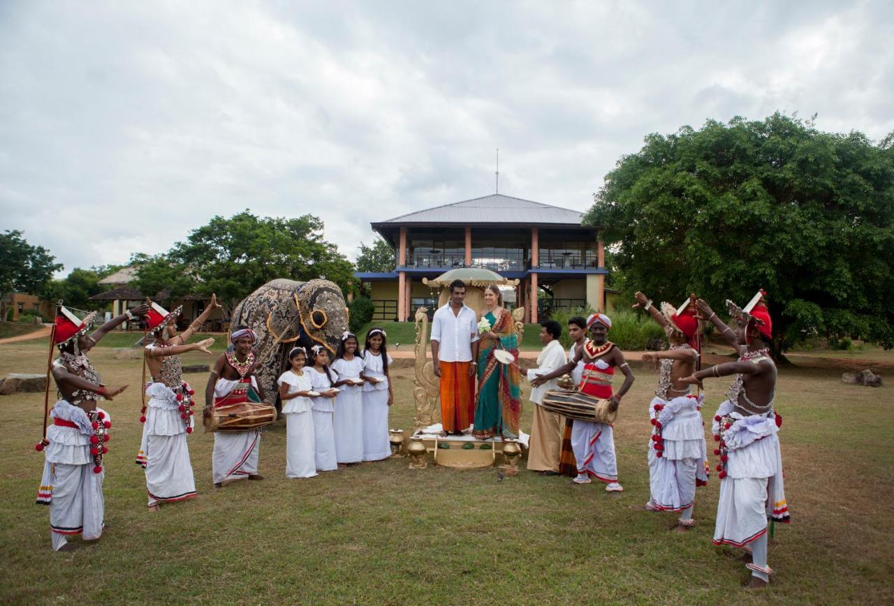 The Elephant Corridor Hotel Sigiriya Exterior photo