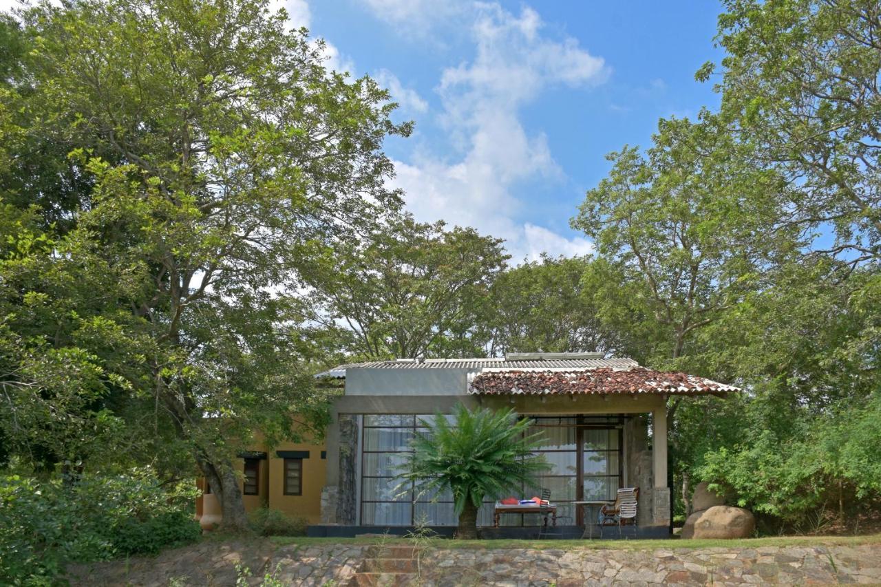 The Elephant Corridor Hotel Sigiriya Exterior photo