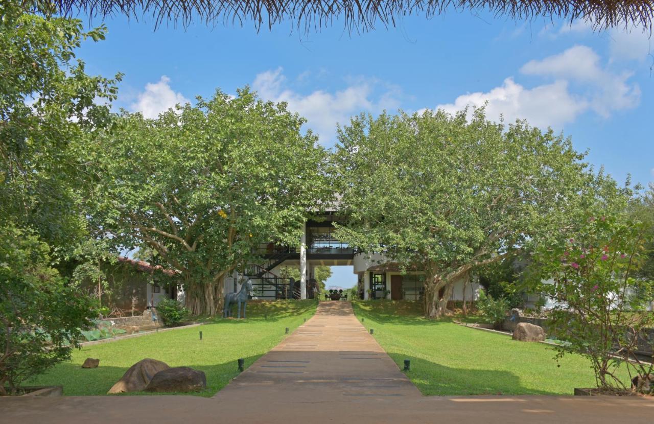 The Elephant Corridor Hotel Sigiriya Exterior photo